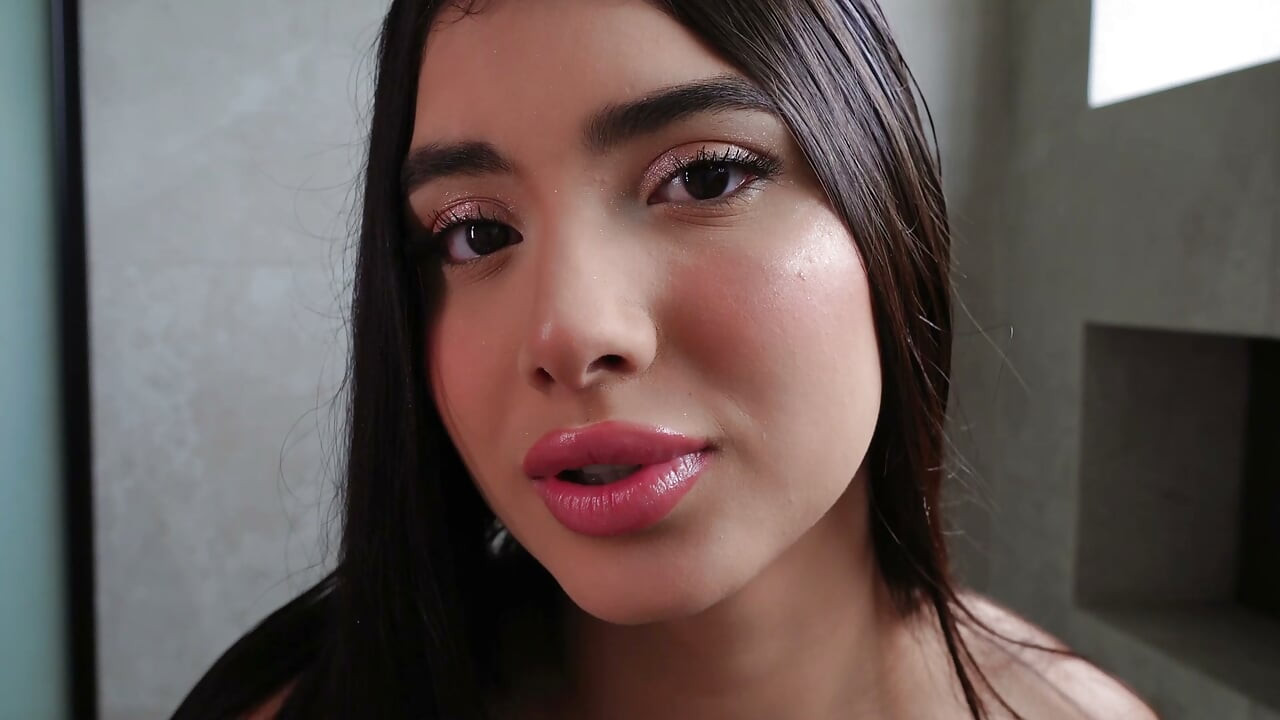 ASMR: Benimle duş alır mısın? Vücuduma sabun sürmeme katıl