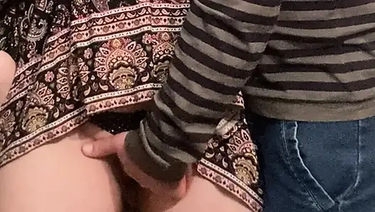 Mein freund hat einen perversen mich in der U-bahn masturbieren lassen