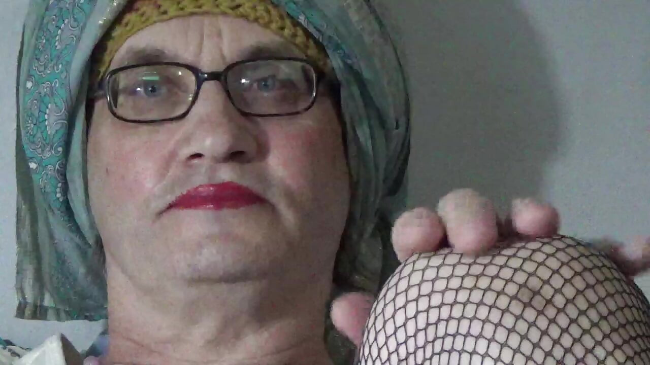 Velho ladyboy Serge Ave-Lusin. 2026jc
