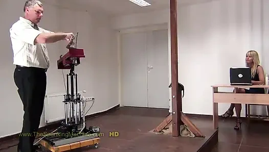 Cora2 şaplak makinesi - çıplak sırt kırbaçlama