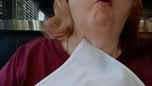 Saç tıraşı aldıktan sonra özel akşam yemeği