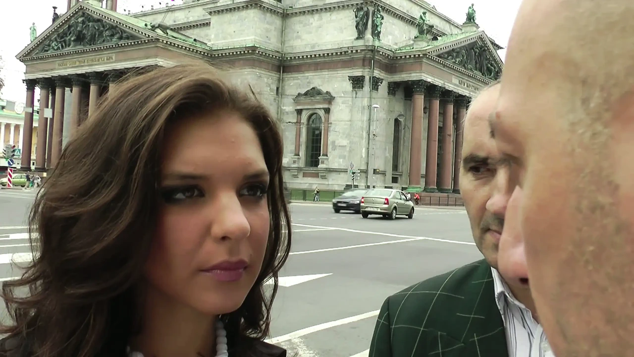 为Henessy进行激烈而猛烈的肛门撞击