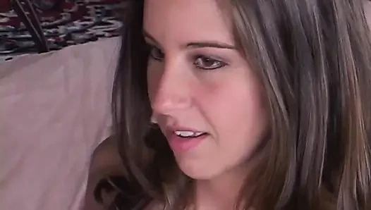 Handjob Terbaik Dari Brunette Cantik