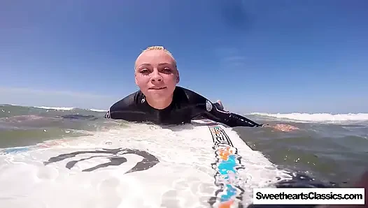 Surfen ist up! 4 lesbische süße cruisen bei SweetheartsClassics