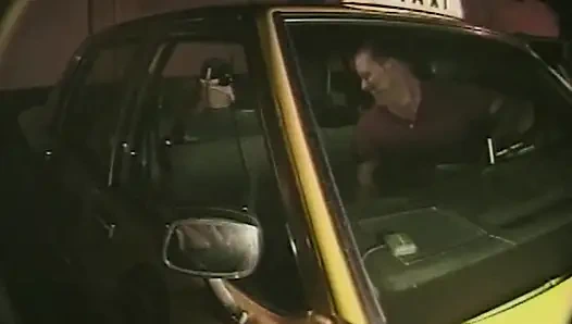 Versaute Taxifahrten: Heiße Lesbenbegegnung