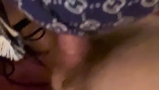 Минет, Gucci, азиатка принимает все это глубоко в глотку, сосание, лизание, жена в спальне обожает жесткий хуй во рту - XXXX