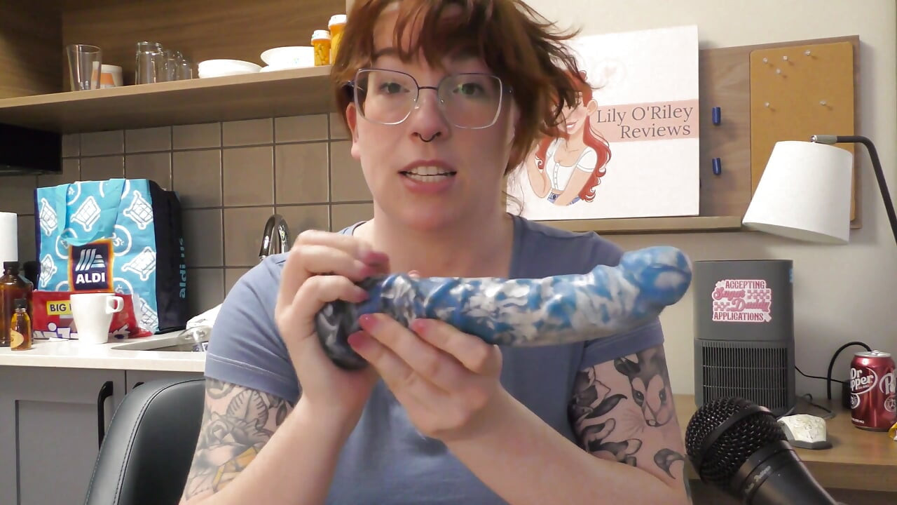 NSFW Review of the Night King Dildo by Uberrime