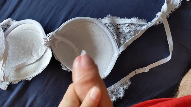 cum 95c bra 20yo girlfriend