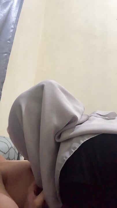 Hyper Hijab Wants To Be On Top