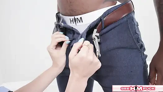 John johnson minta kyler quinn untuk nyepong kontolnya habis-habisan!