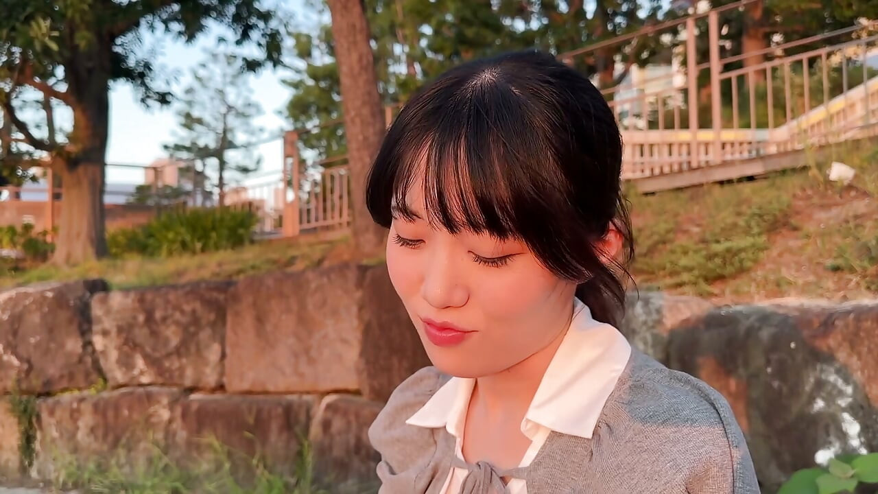 Miku (22), an undeveloped woman with zero dating experience and only male experience in P activities, a naked P activity woman [Confirmed to become a sex buddy → a girl]