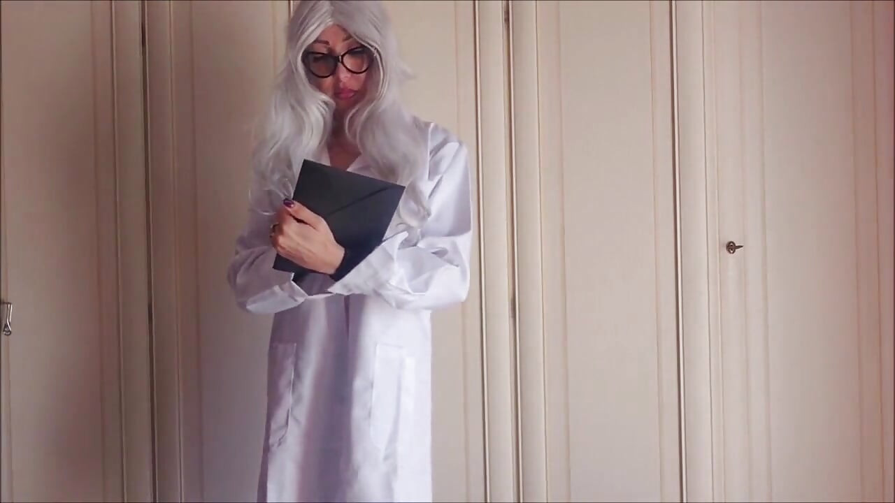 Hot Sexy Doctor Is Back: Gyno Exam on Her