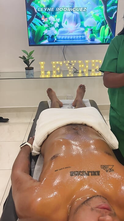 Leyne Rodriguez: Hot Latina in Massage Uniform Gives an Intense Oiled Session