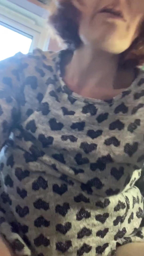 Outtake fail video where I want to piss directly on my phone using a waterproof case and a catheter | Clip 1