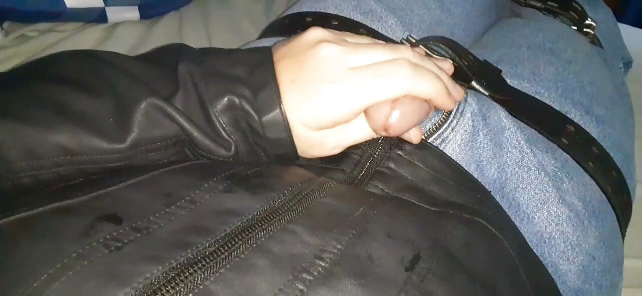 Solo edging on new leather