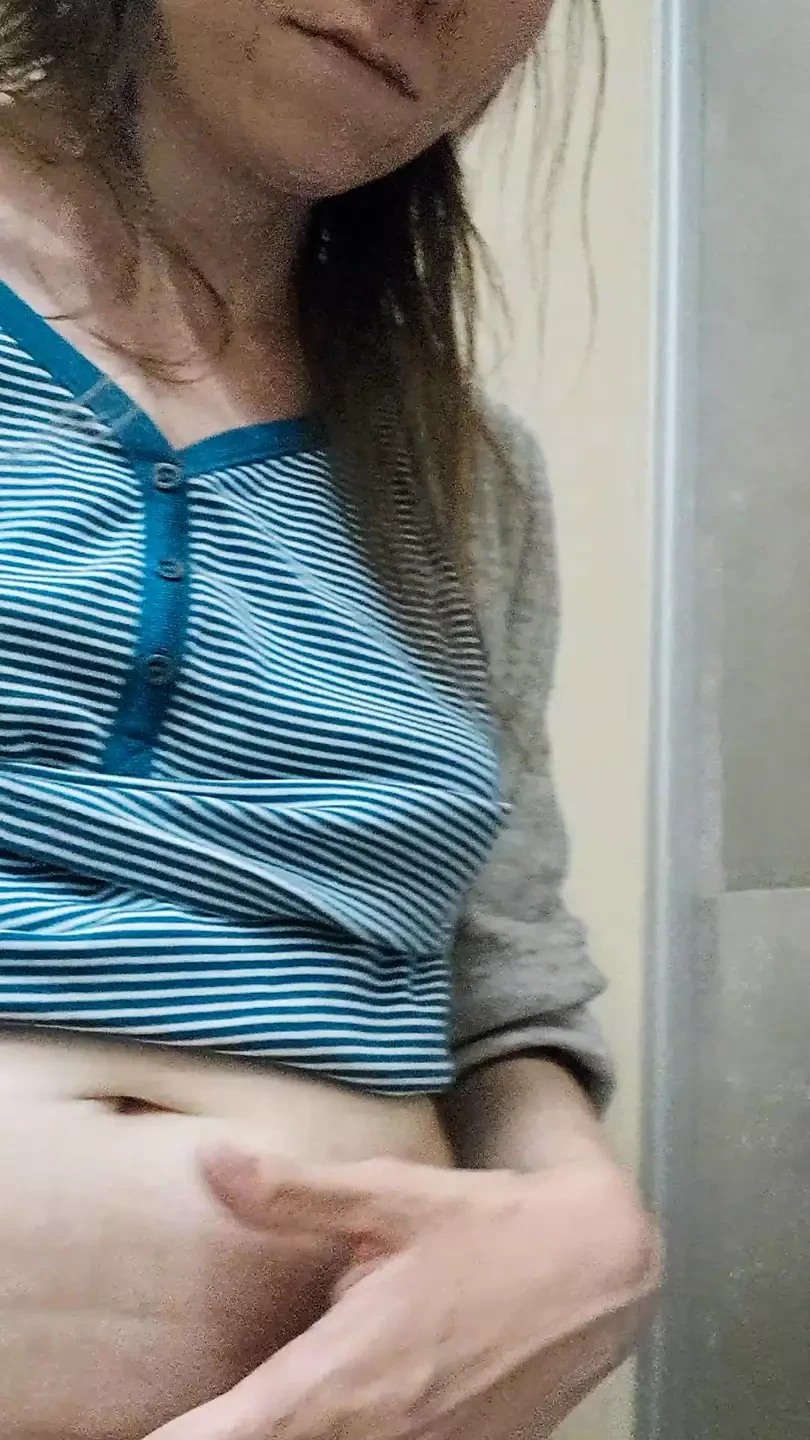 Hairy pussy in the toilet