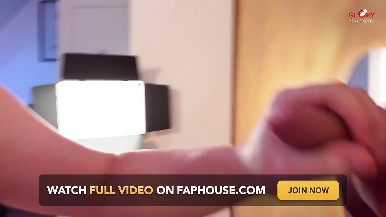 Gold Gloryhole - I Just Wanted to Suck Him Slow… Then the Real Shock Came