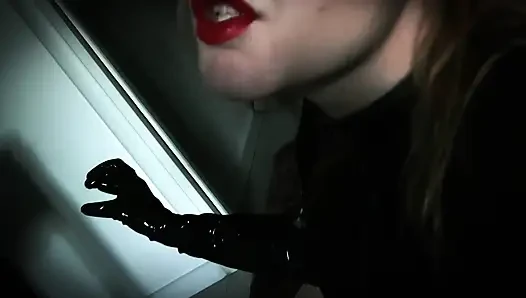 Я тебя не обожаю