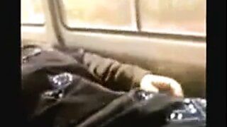 Арабская жена у машины