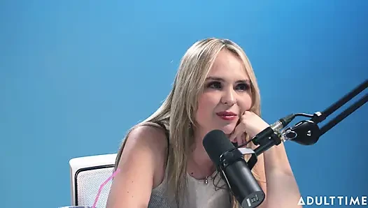 Lilly Bell Exhibitionism, Sexting, & Empowerment | the Adult Time Podcast