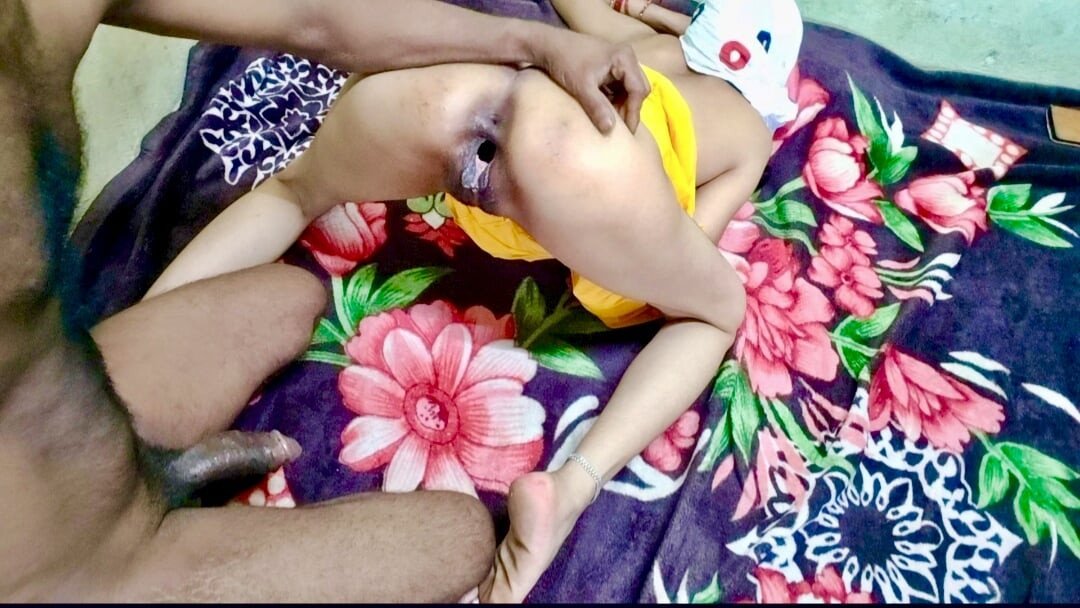 Sali randi da aldeia desi abre o saia e fode, vídeos de sexo viral em hindi