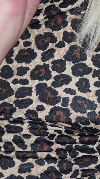 Accattivante momento da "La bella sorellastra monella mi fa scopare, finché non dico alle sue amiche"