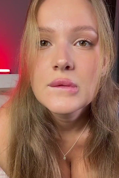 Seni düşünürken eğleniyordum. Yakın çekim
