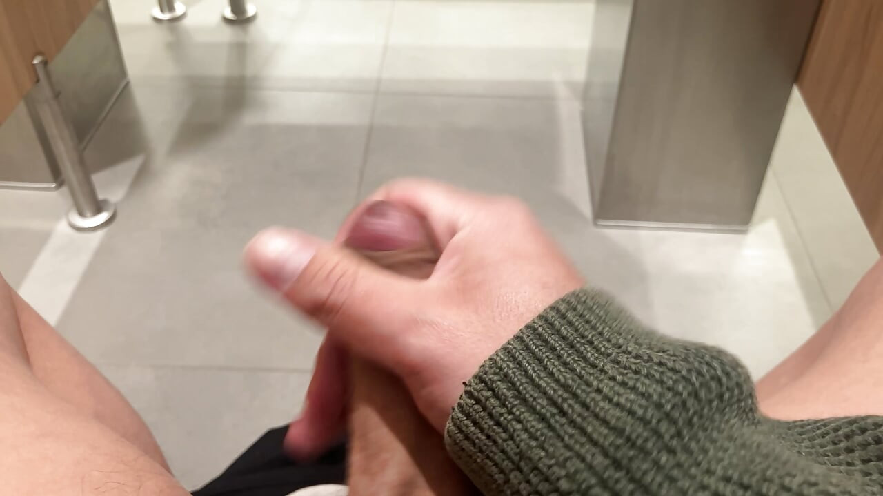 공항 화장실에서 따먹기