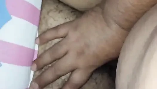 Ngentot memek sempit istriku yang super semok ini! Versi lengkap untuk cewek rambut merah