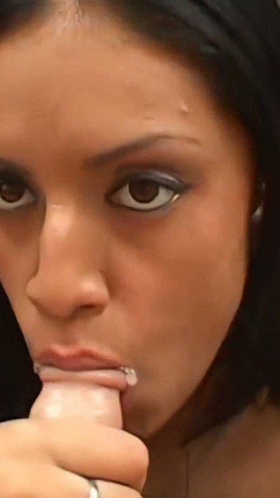She turned 18 yesterday and the first time a blowjob on camera | Clip 1