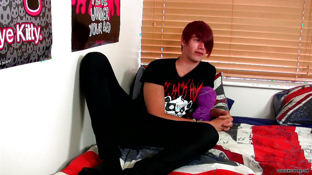 Rhys Works His Big Twink Dick!