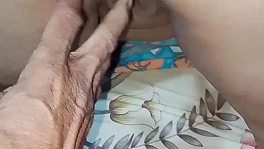 Sie befriedhte mich