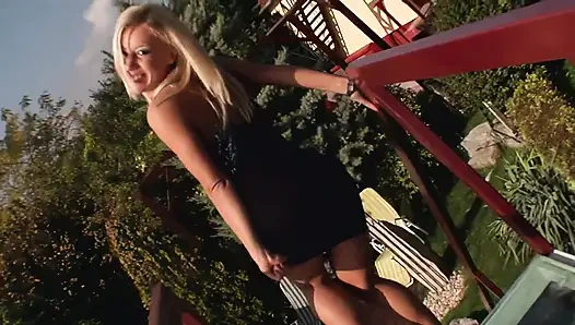 Peregangan memek di sini, coba lihat....