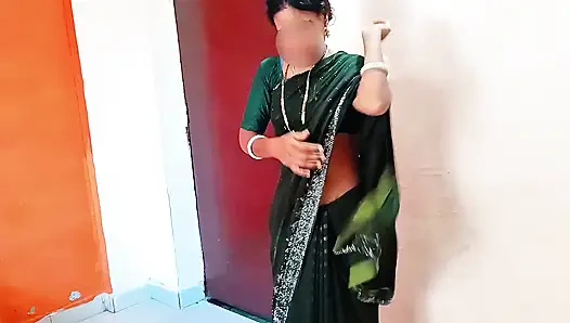 The sister-in-law of the Desi village takes semen in her mouth with a big desi cock.