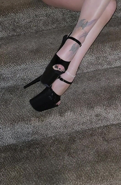 High Heels & Pantyhose