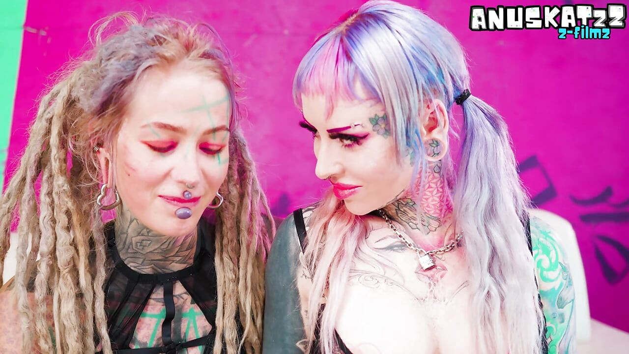 Wild FFM Anal Threesome Huge Cock, Bouncing Fake Tits & Filthy Alternative Sluts