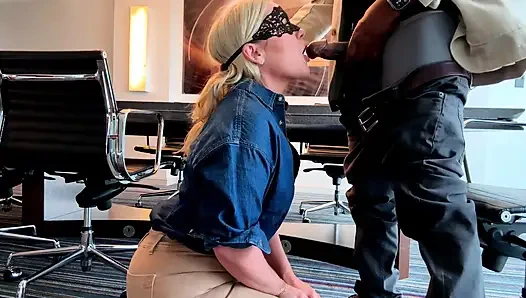 Fa Fiona ketemu sama penumpang di ruang asramanya