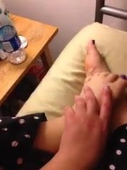 Shanda mengusik kaki