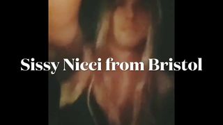 Sissy Nicci di Bristol esposta in pubblico