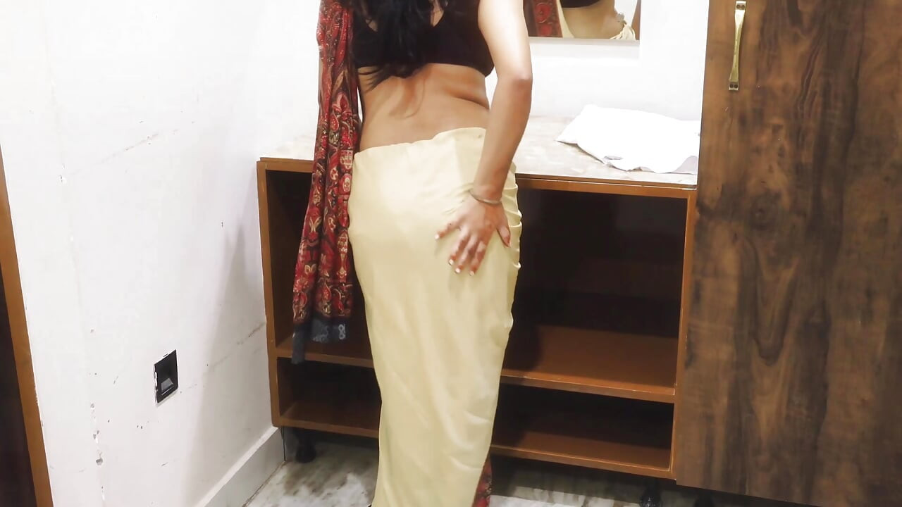 Seksi Bhabhi kayınbiraderini sikiyor