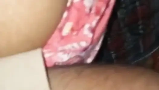 Üvey baba teyzenin götünü siktiğinde, teyze çığlık attı.