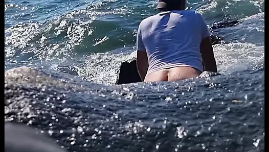 Man porn video – Amateur - (italian Public Cumshot) Gets Excited in Public