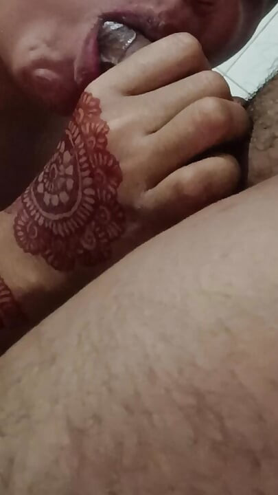 Pas lagi asik suami istri di kamar hotel