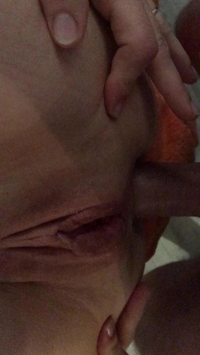 Foda anal rápida durante festa de amigos
