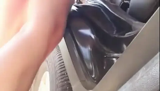 Секс утром в парке с горячей женщиной