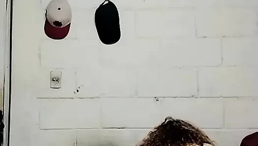 Ibu tiri pantat besar