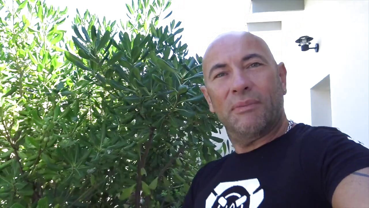 Aymric Deville เย็ดบาร์บีคิวเอาท์ดอร์ y Alexiz Tivoli