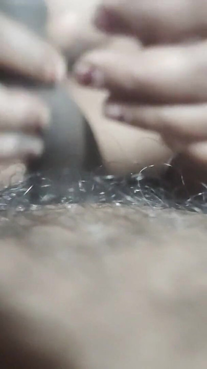 Seeing my stepsister horny, I went near her, grabbed her penis and masturbated.aur mera mutth mara | Clip 1