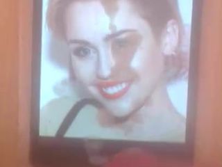 Miley Cyrus cum tribute