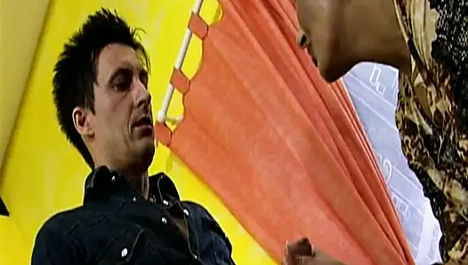 Tante seksi jerman dengan memek berbulu lagi asik seks anal